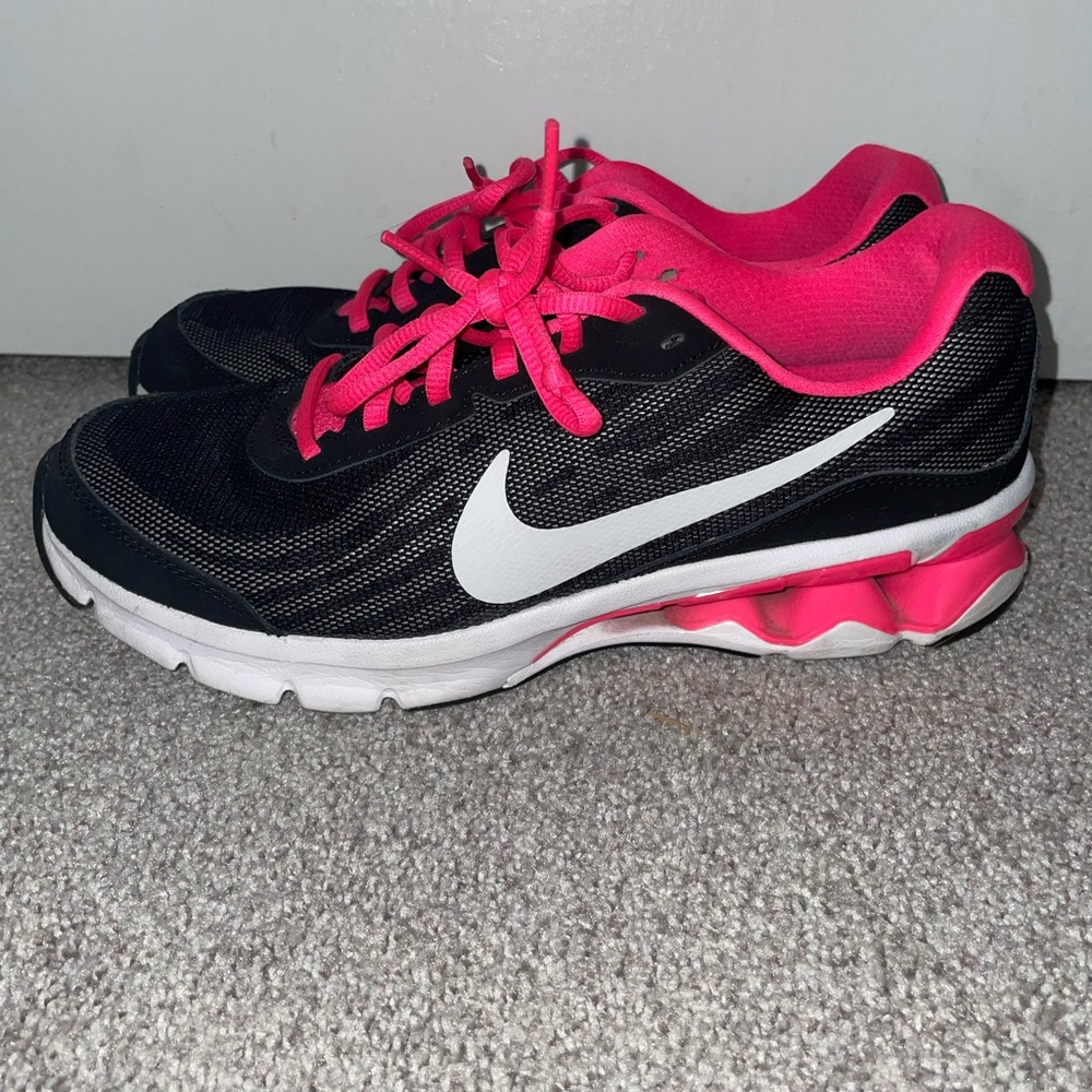 Nike tennis shoes